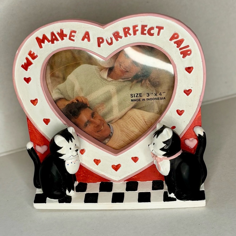 Heart-Shaped Cat Photo Frame - Black and White Cats with Pink and Red